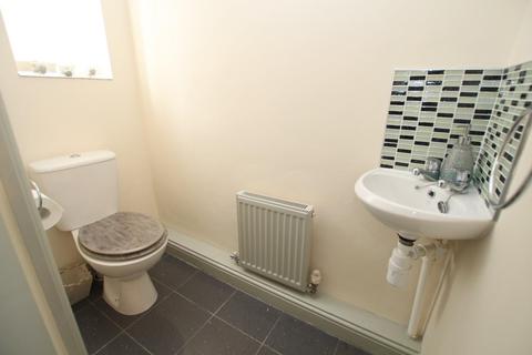 17 Cameron Grove, Eccleshill, Bradford, BD2 3DG