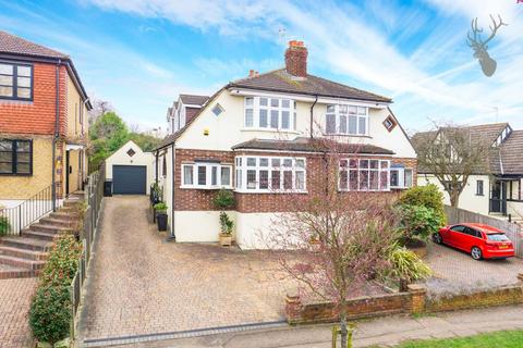19 Dukes Avenue, Theydon Bois, Epping, CM16 7HG