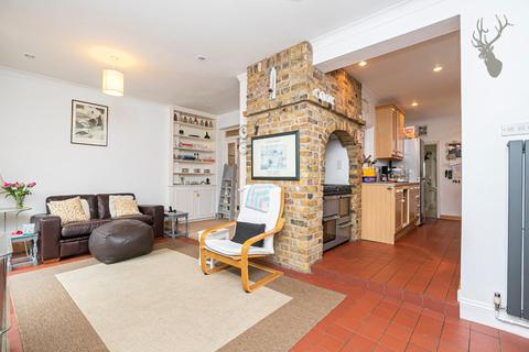 19 Dukes Avenue, Theydon Bois, Epping, CM16 7HG