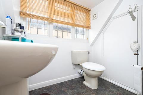 19 Dukes Avenue, Theydon Bois, Epping, CM16 7HG