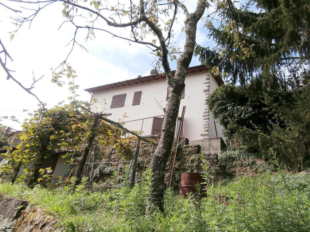 Bagni di Lucca, 55022, Italy 2 bed house - £110,686* (€130,000)