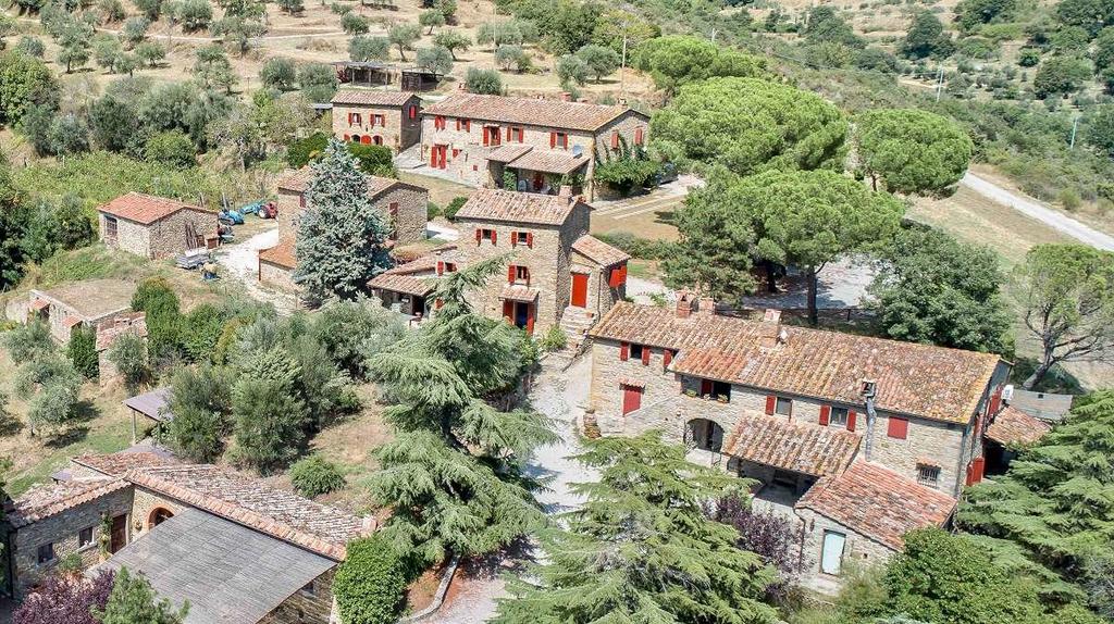 Cortona, 52044, Italy 12 bed house - £1,993,190* (€2,400,000)