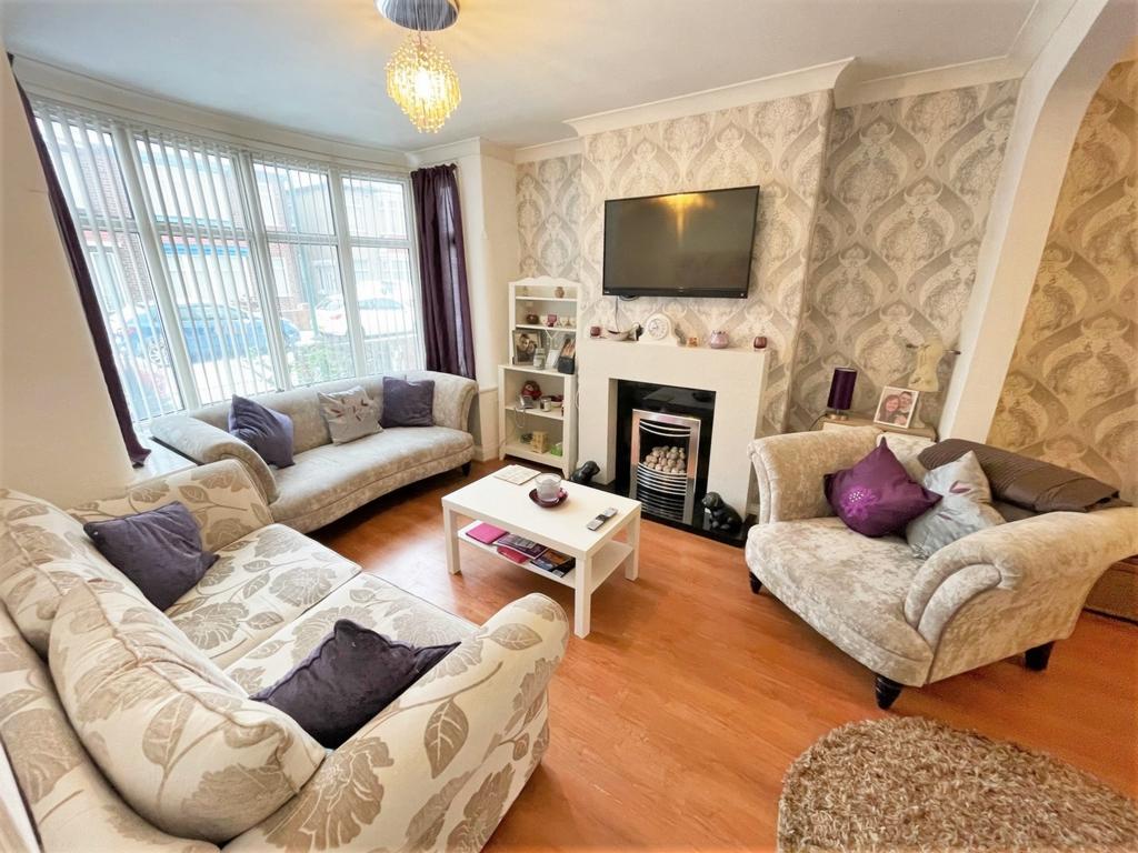 Sandringham Road, Redcar, TS10 3 bed semidetached house £125,000