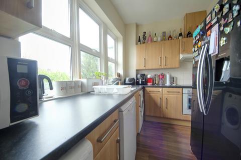 Flat 2, 14 Elm Park Road, London, N21 2HN