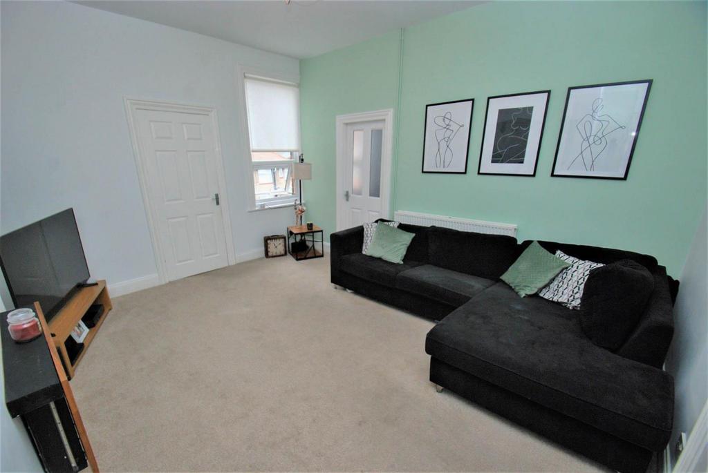 Oxford Avenue, South Shields 3 bed flat £87,500