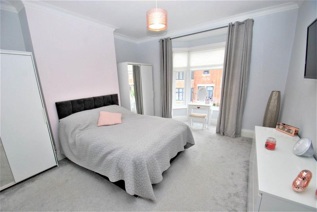 Oxford Avenue, South Shields 3 bed flat £87,500