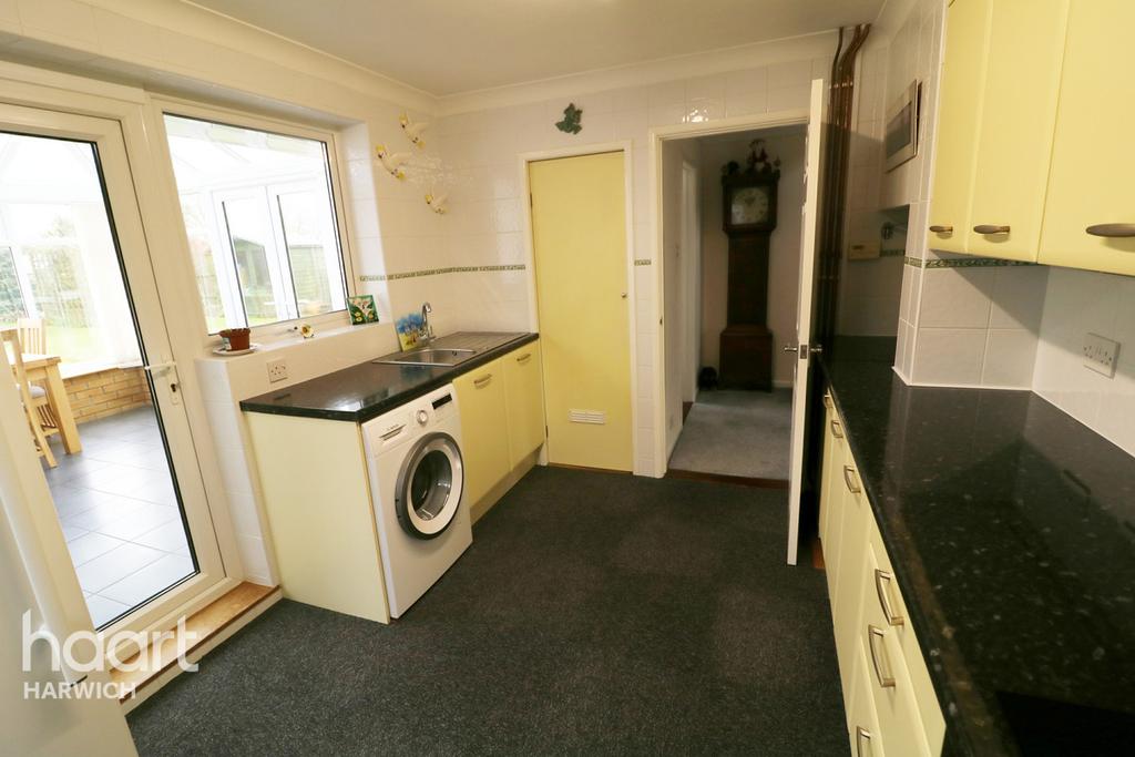 Stones Green, Harwich 2 bed chalet £385,000