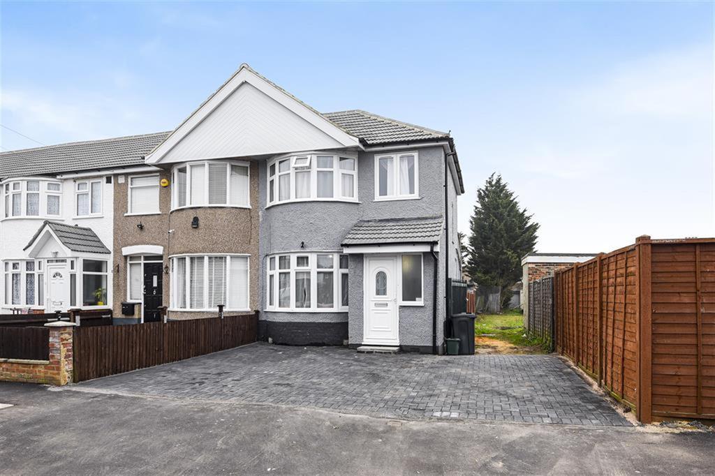 Clevedon Gardens, Hayes, UB3 1RE 2 bed end of terrace house £399,950
