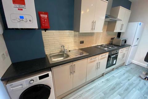 5 bedroom house share to rent - Oaklands Road, Manchester