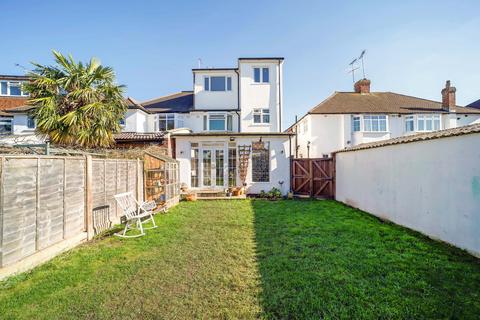 125 Latchmere Lane, Kingston Upon Thames, KT2 5NX