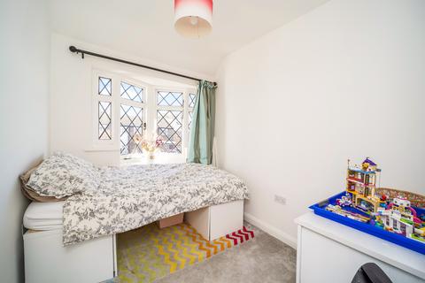125 Latchmere Lane, Kingston Upon Thames, KT2 5NX