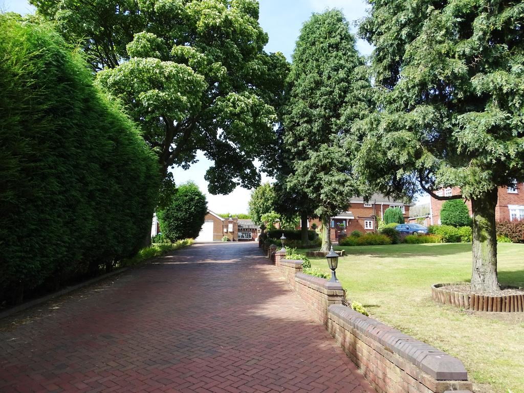 Driveway to property