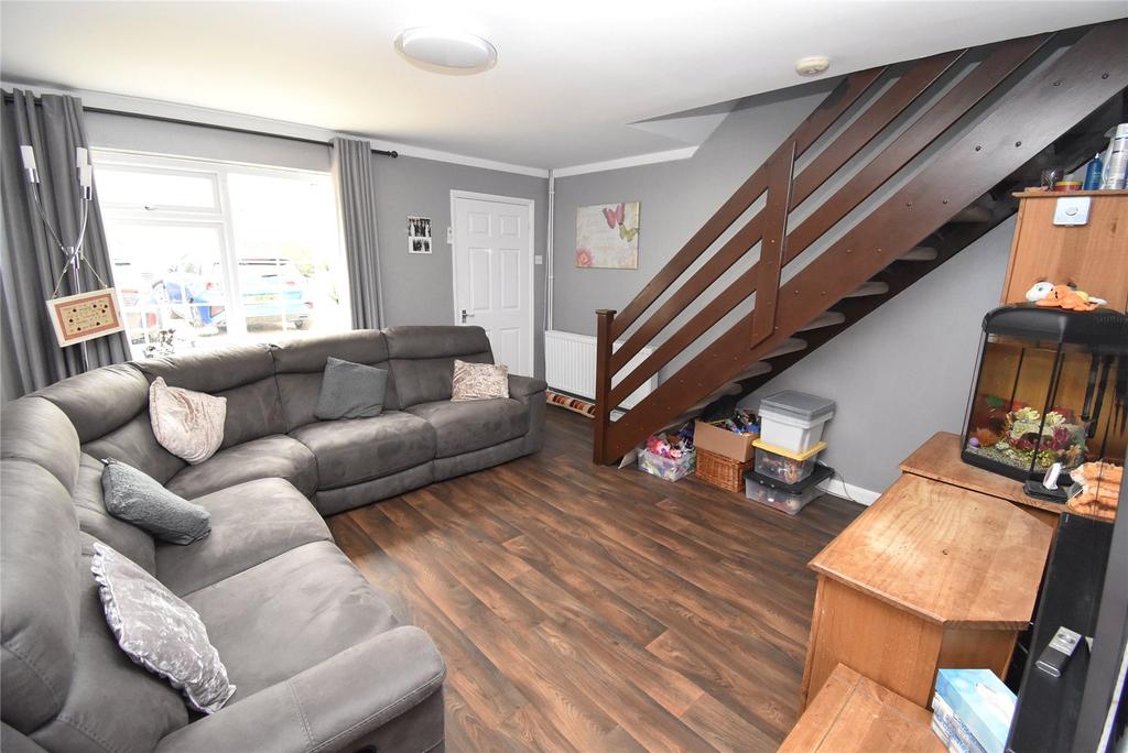 Cemetery Road, Houghton Regis, Dunstable, Bedfordshire, LU5 2 bed end