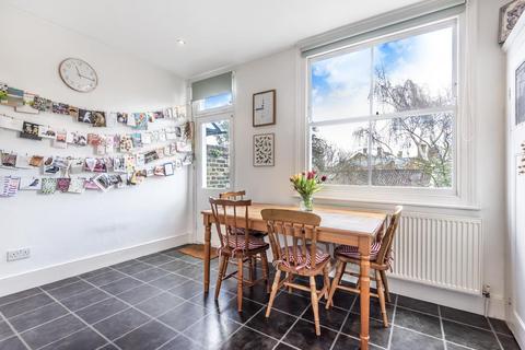 84 Dumbarton Road, London, SW2 5LU