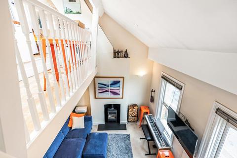 8b Raleigh Road, London, SE20 7JB