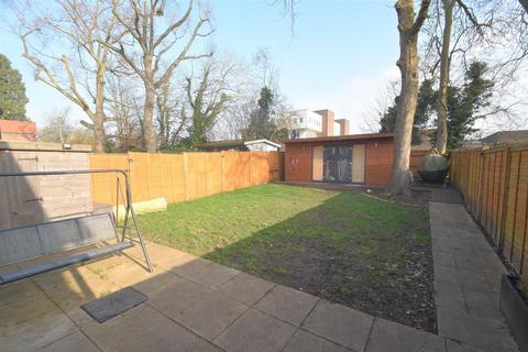 7 Abrahams Close, Amersham, HP7 9FA