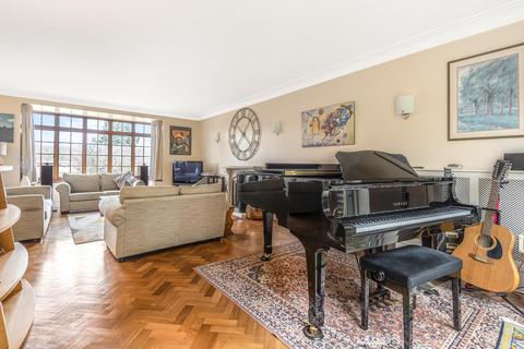 6 Yester Drive, Chislehurst, BR7 5LR