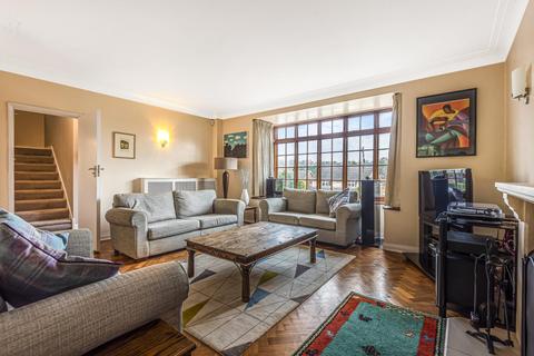 6 Yester Drive, Chislehurst, BR7 5LR