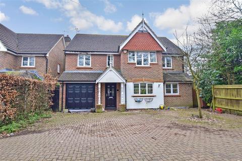 17 Bridges Close, Horley, RH6 9SG