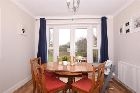24 Avondale Road, Welling, DA16 1NQ
