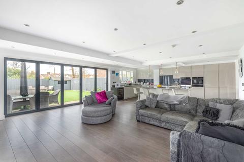 3 Cavendish Crescent, Elstree, Borehamwood, WD6 3JW