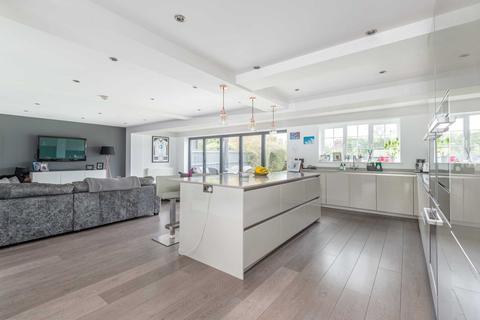 3 Cavendish Crescent, Elstree, Borehamwood, WD6 3JW
