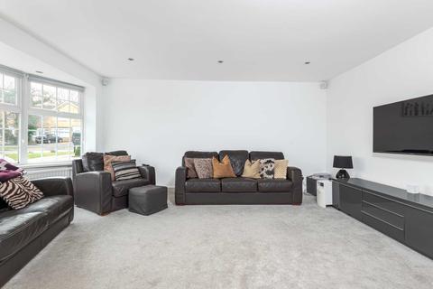 3 Cavendish Crescent, Elstree, Borehamwood, WD6 3JW