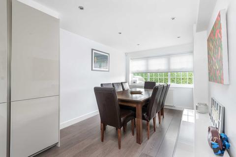 3 Cavendish Crescent, Elstree, Borehamwood, WD6 3JW