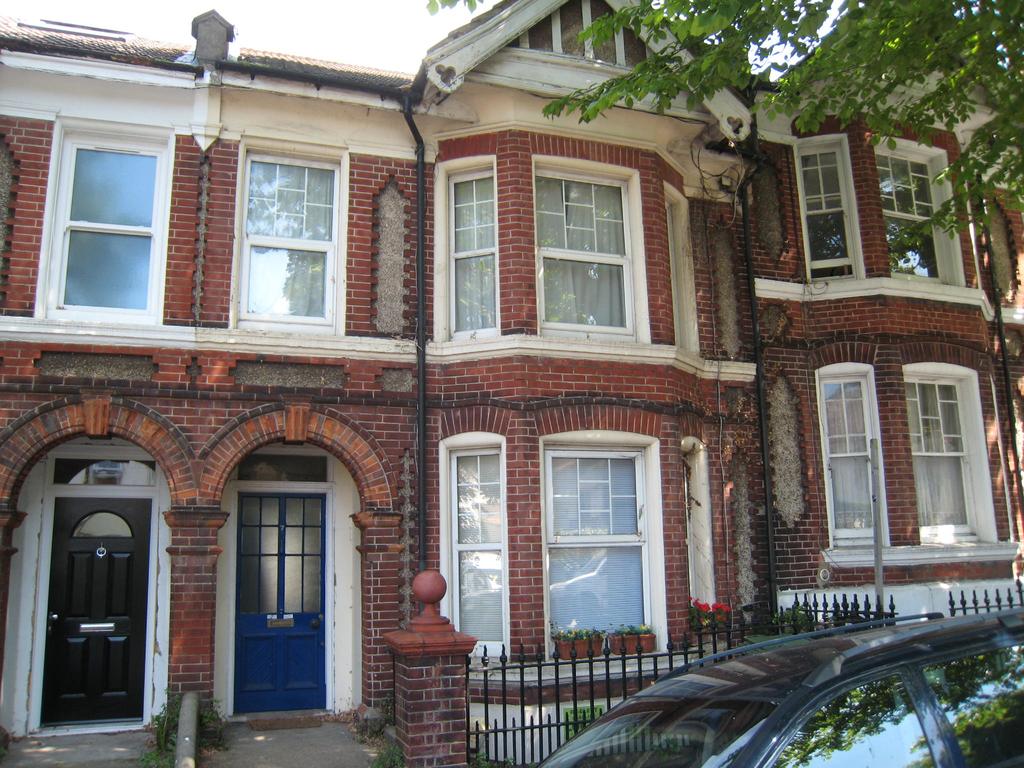 Hartington Road, Brighton BN2 3 bed ground floor £1,890