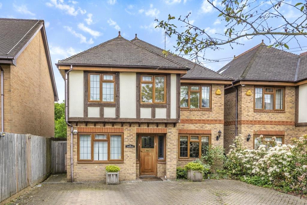 Northiam, Woodside Park, N12 5 bed detached house £1,320,000