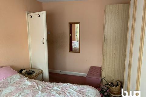 136 Stroud Road, Shirley, Solihull, B90 2JX