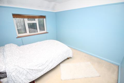 33 Browning Avenue, Worcester Park, KT4 8AY