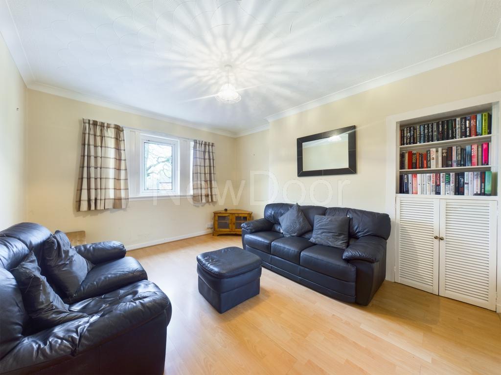 Porton Place, PA7 2 bed flat £95,000