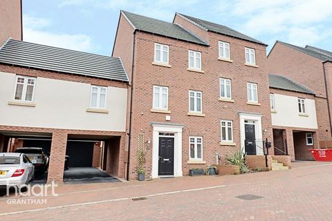 14 Beaumaris Way, Grantham, NG31 8WP