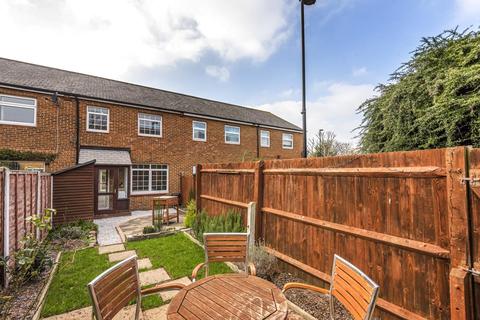 5 Silk Close, London, SE12 8DL