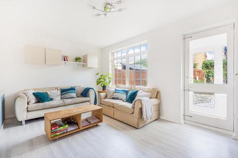 5 Silk Close, London, SE12 8DL