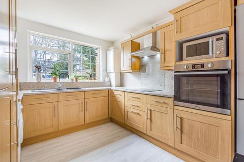 5 Silk Close, London, SE12 8DL