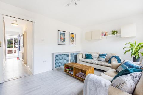5 Silk Close, London, SE12 8DL
