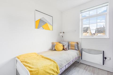5 Silk Close, London, SE12 8DL