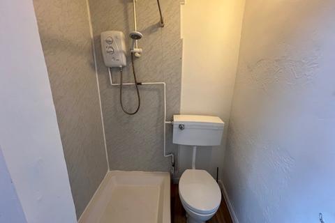 Studio to rent, Derby Road