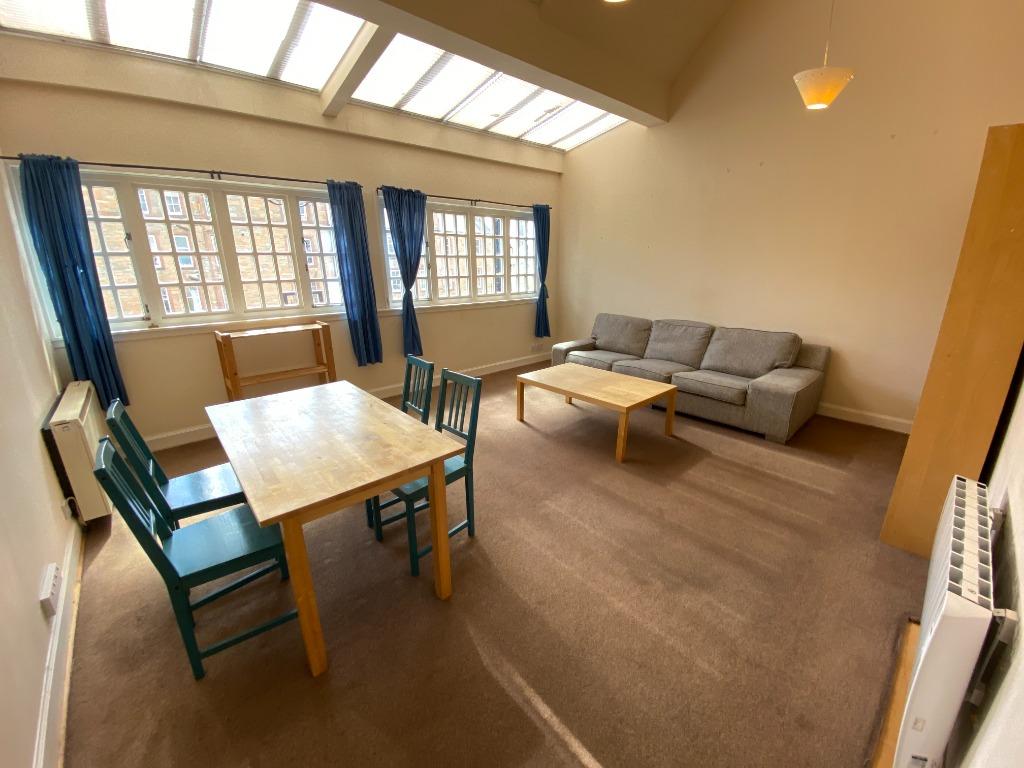 St Leonards Crag, Newington, Edinburgh, EH8 3 bed flat £1,420 pcm (£
