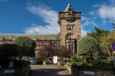 3 bedroom flat to rent, St Leonards Crag, Newington, Edinburgh, EH8