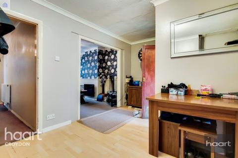 17 Salcot Crescent, New Addington, Croydon, CR0 0JJ