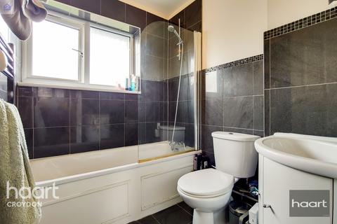 17 Salcot Crescent, New Addington, Croydon, CR0 0JJ
