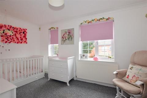 27 Bishops Close, Basildon, SS13 1EJ