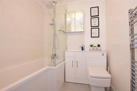 27 Bishops Close, Basildon, SS13 1EJ