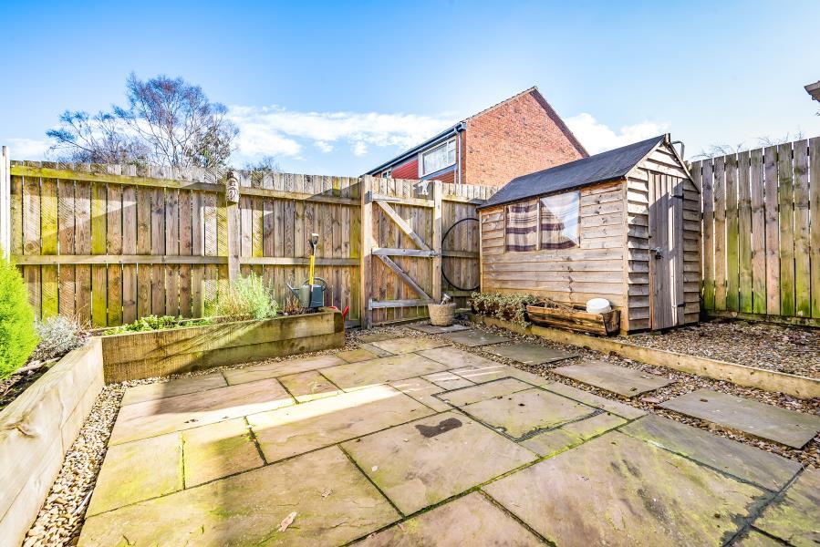 NORWICH DRIVE, HARROGATE, NORTH YORKSHIRE, HG3 2TQ 3 bed terraced house