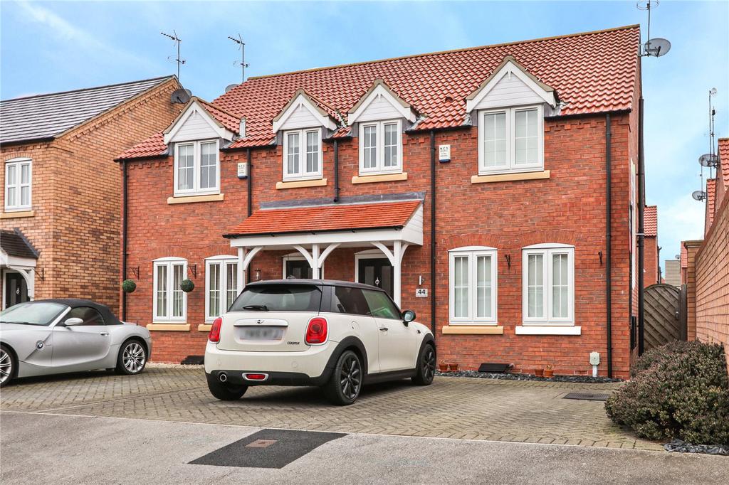 New Forest Way, Kingswood, Hull, HU7 3 bed semidetached house £169,500
