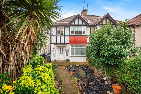 137 Farm Road, Edgware, HA8 9LR