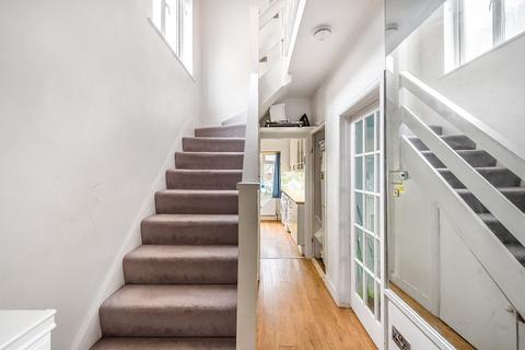 137 Farm Road, Edgware, HA8 9LR